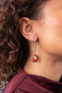 Lott Glitter Rode Oorbellen Round Framed Drop Leni