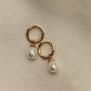 Karma Oorbellen Hinged Hoops Hanging Gem sfeer