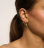 Anna + Nina Single Mussel Ring Oorbel